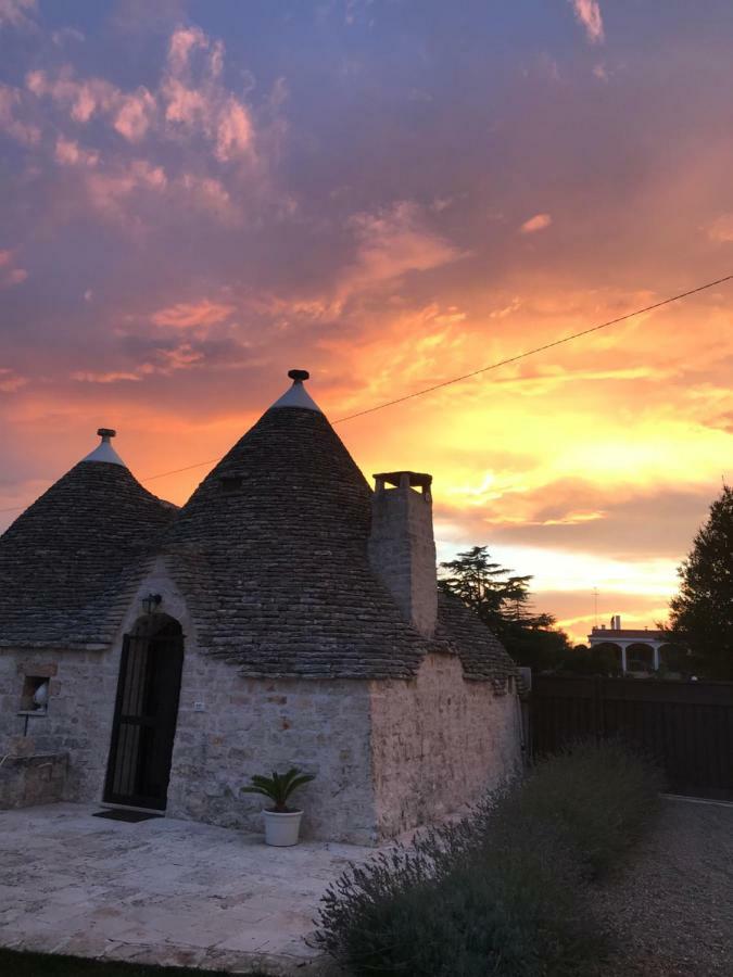 Вилла I Trulli Di Ginevra Альберобелло Экстерьер фото